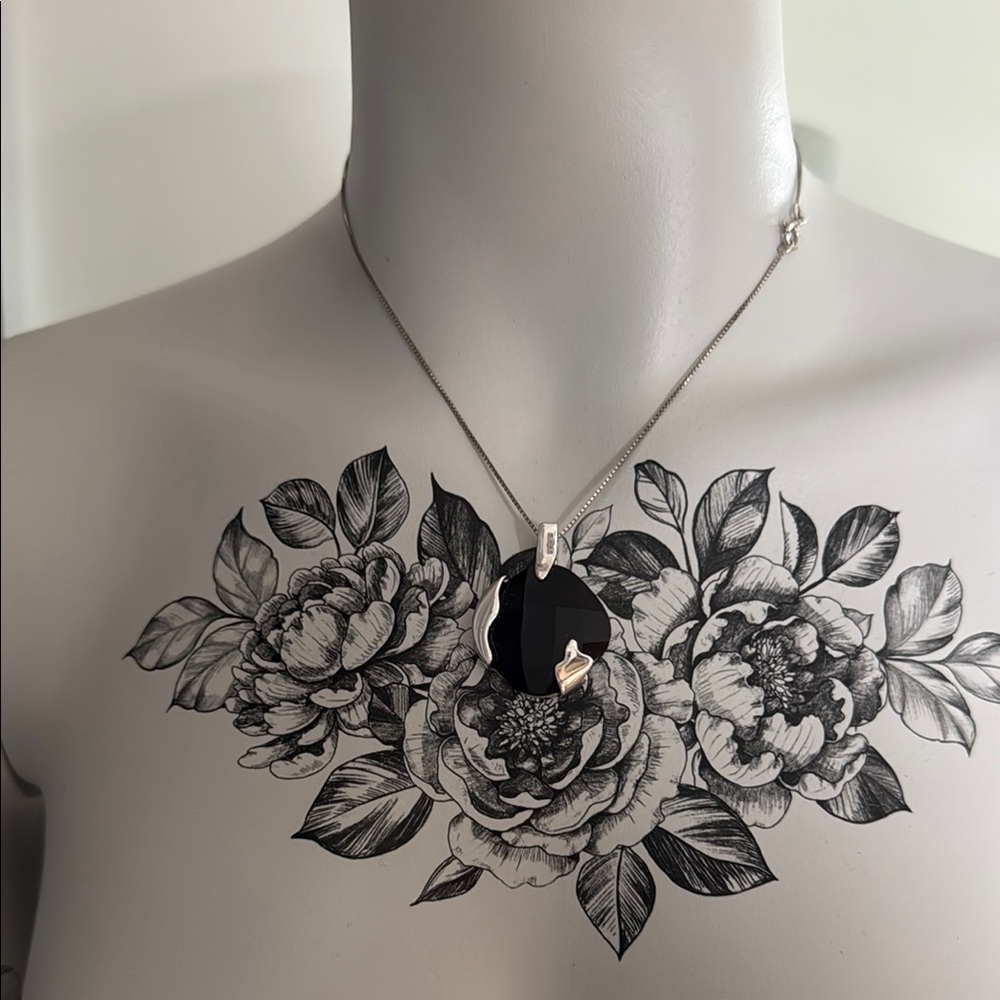 Solid 19k white gold and Onyx Sleek Black Pendant Necklace